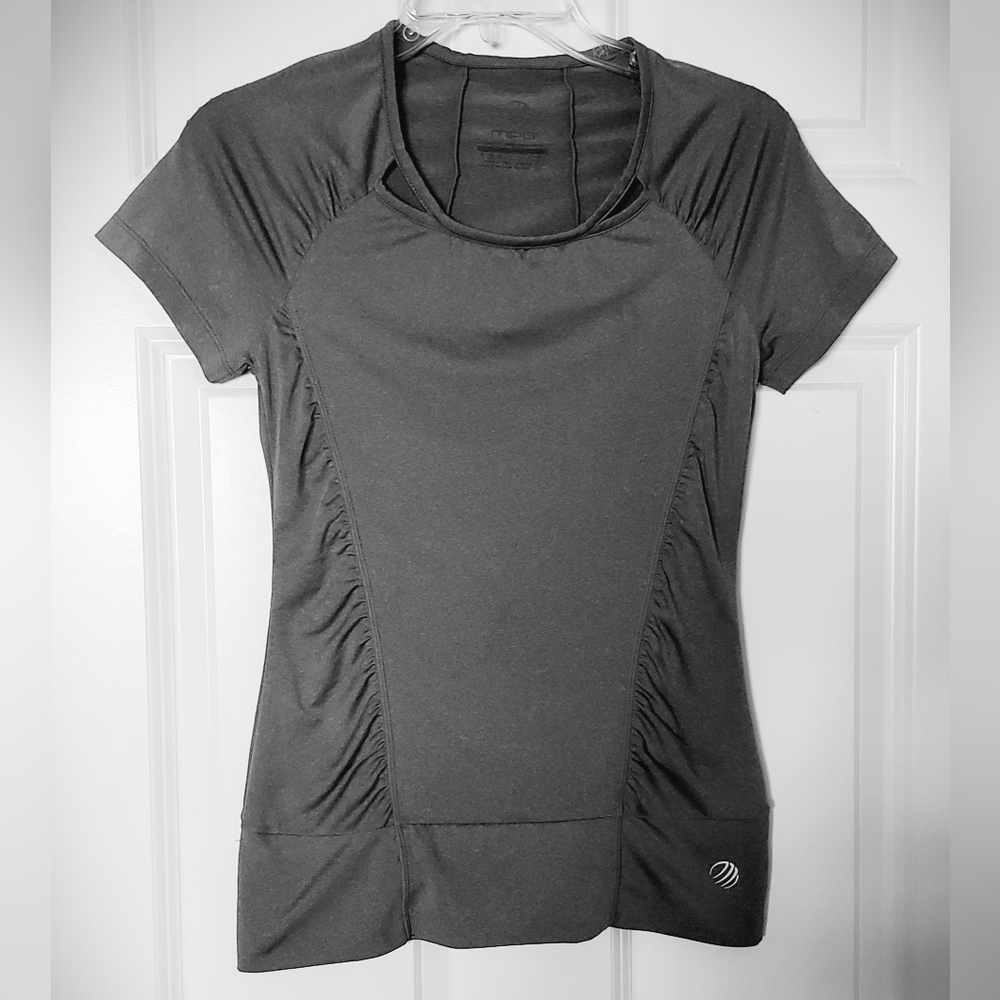 MPG GRAY T-SHIRT IN SIZE S